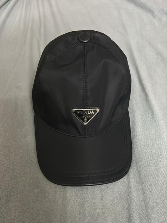 Black Pradahat Cap